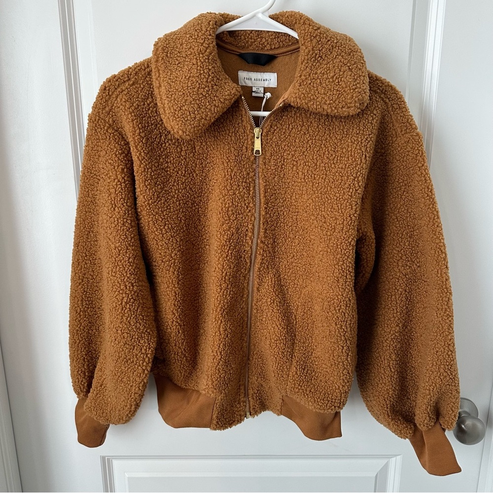 NWT Free Assembly Sherpa Teddy Bomber Style Jacket - Picture 2 of 5